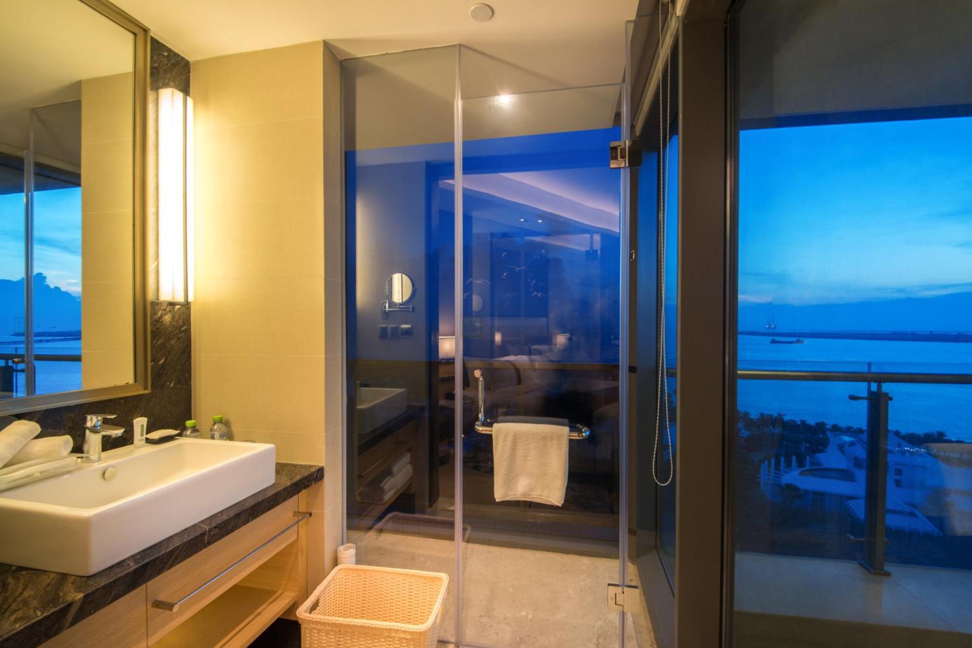 Holiday Inn Haikou West Coast By Ihg Exterior foto