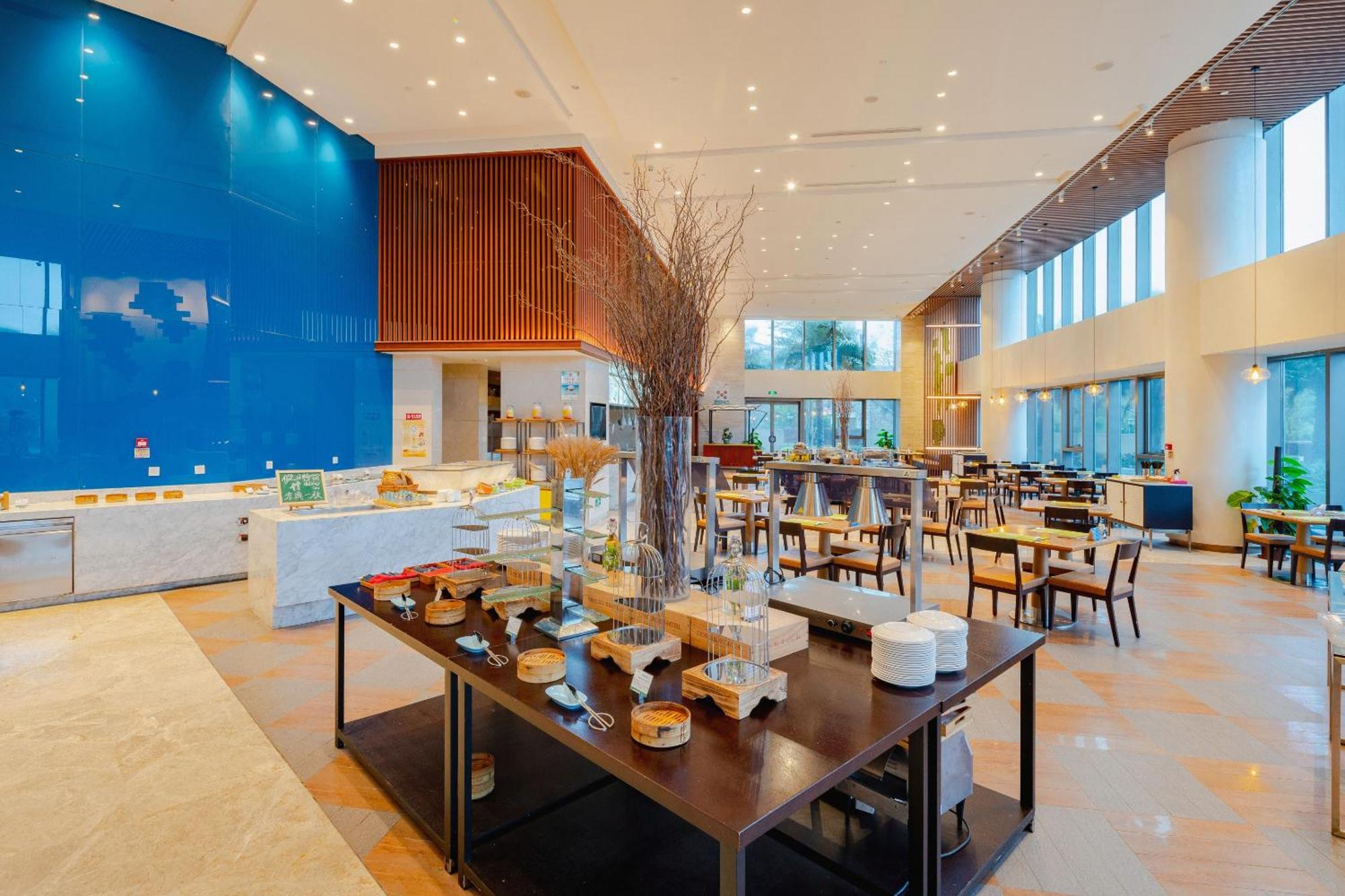 Holiday Inn Haikou West Coast By Ihg Exterior foto
