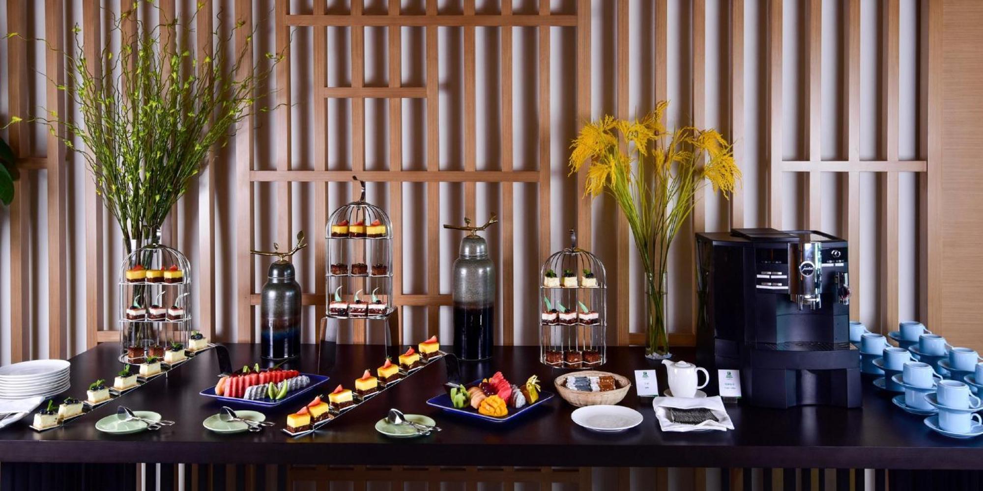 Holiday Inn Haikou West Coast By Ihg Exterior foto